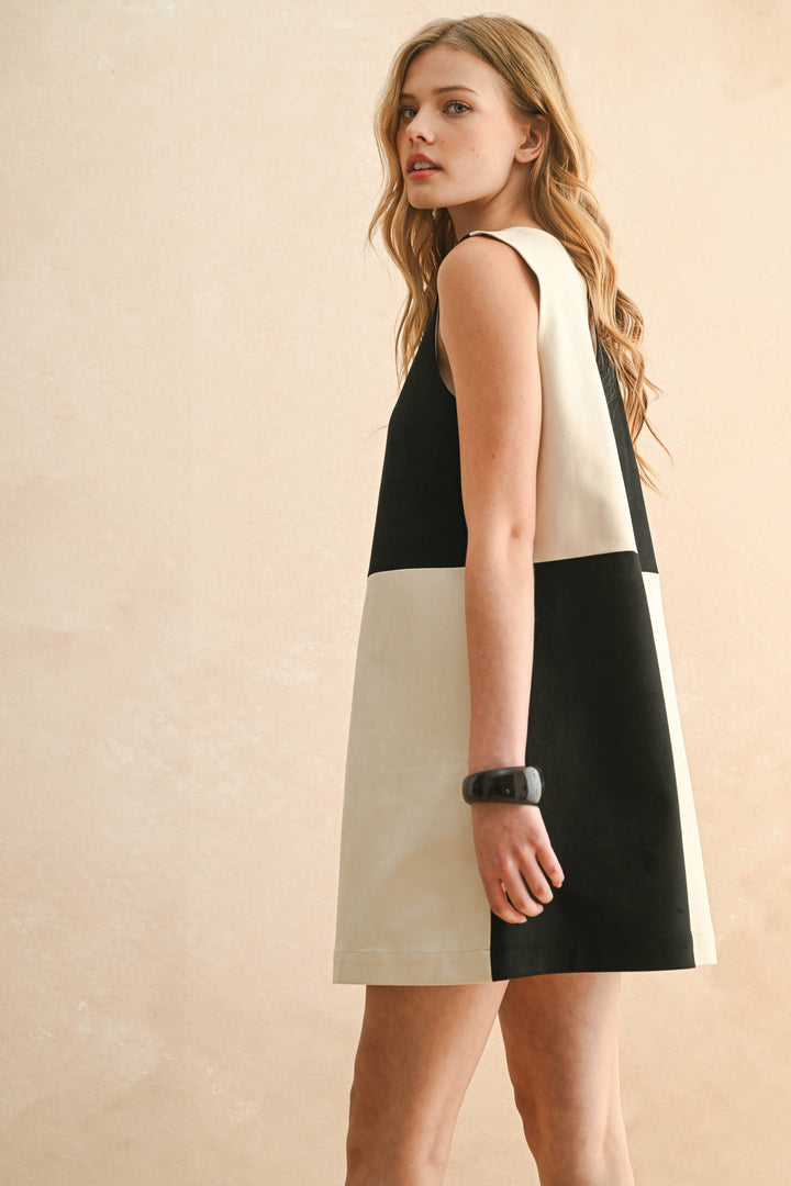 D5233   SUEDE COLOR CONTRASTED SHIFT DRESS