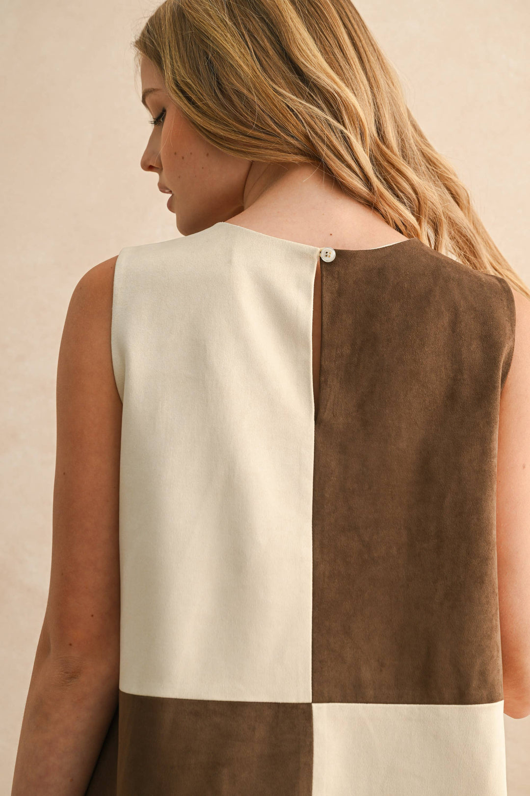 D5233   SUEDE COLOR CONTRASTED SHIFT DRESS